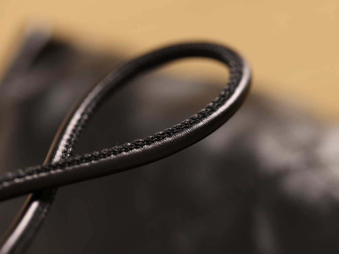 How good is a replica Chanel 22 Mini bag ? (2023 Edition) ——Black Golden-Best Quality Fake Louis Vuitton Bag Online Store, Replica designer bag ru